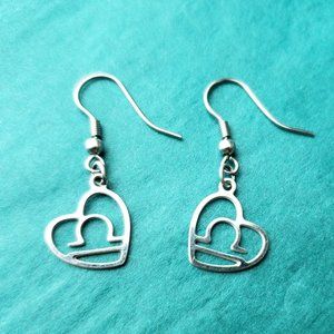 2/10$ NWOT stainless zodiac sign heart earrings libra